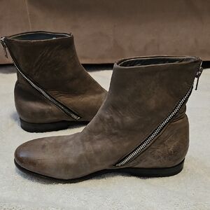 The Last Conspiracy Leather Ankle Boots with Diagonal Zip - Taupe Sz 38/7.5